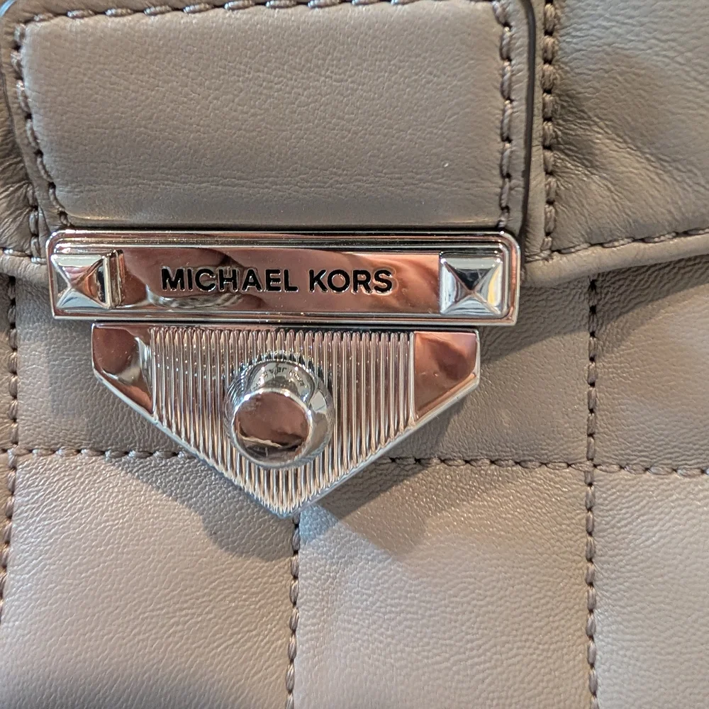Michael Kors Gray Quilted Leather Shoulder Bag - Picture 3 of 7